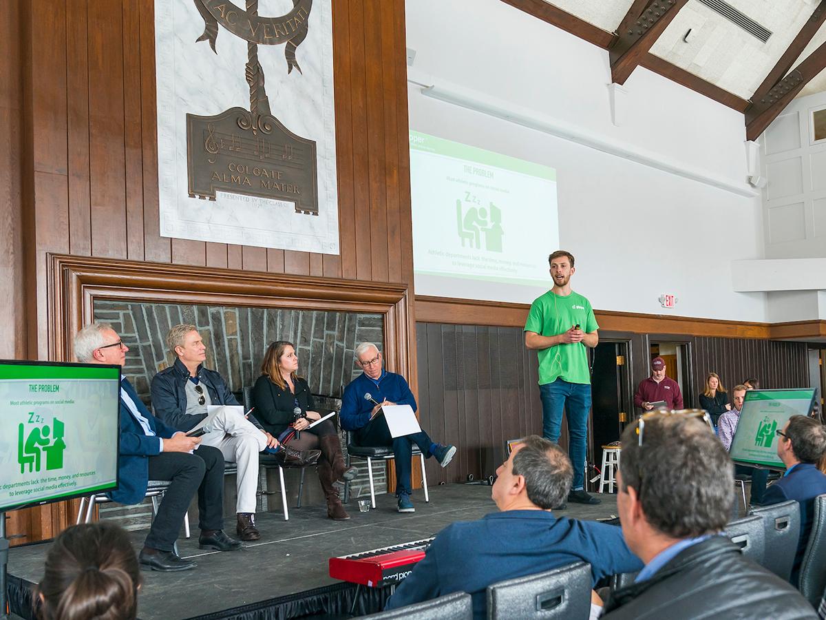 Student pitches his entrepreneurial venture at a Colgate event for entrepreneurs.