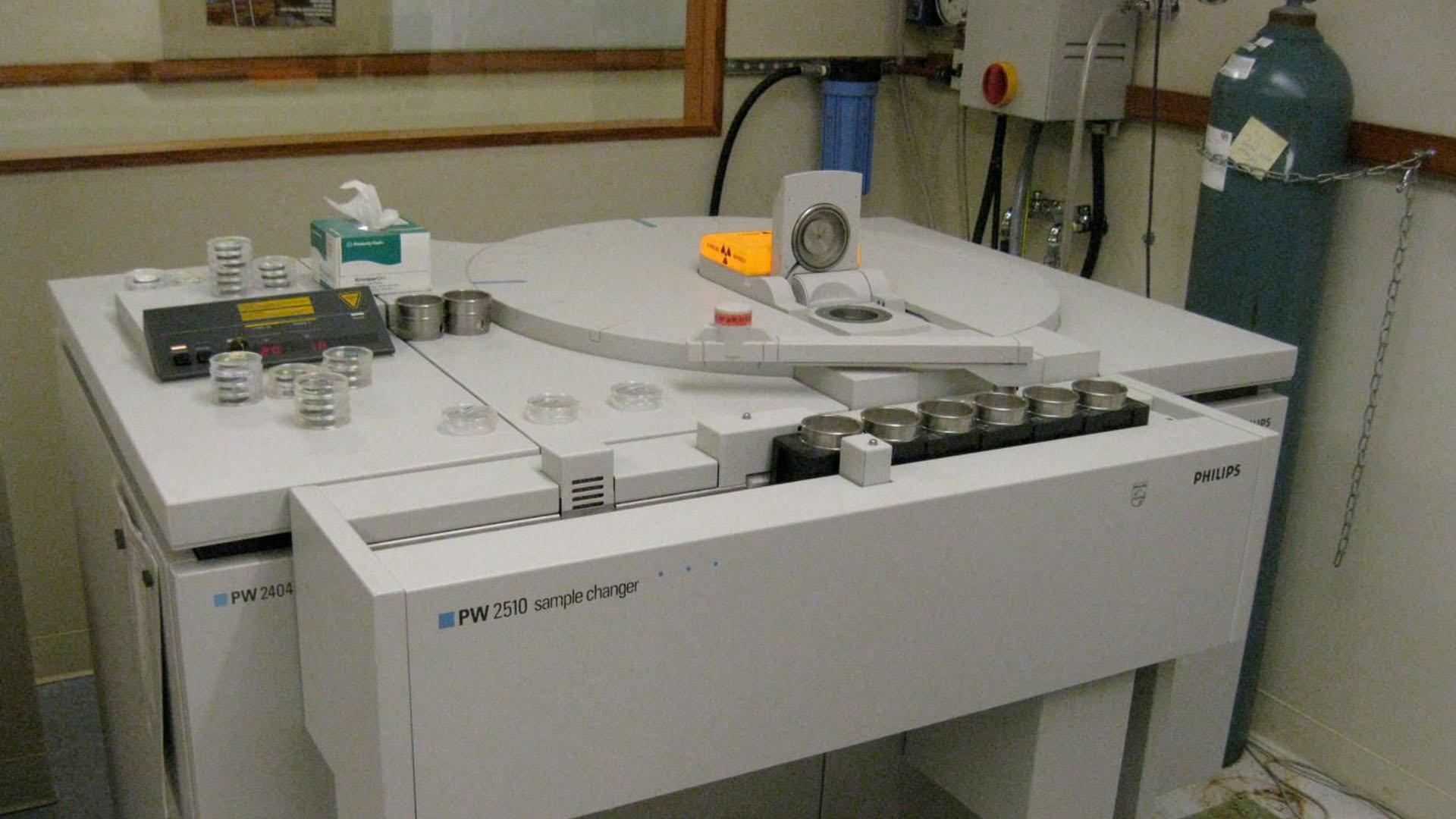X-ray fluorescence spectrometer in lab.