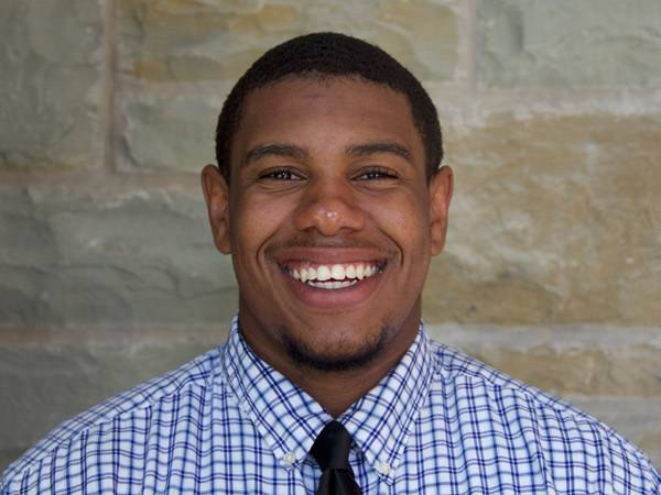 Portrait of Jovaun Woolford ’19