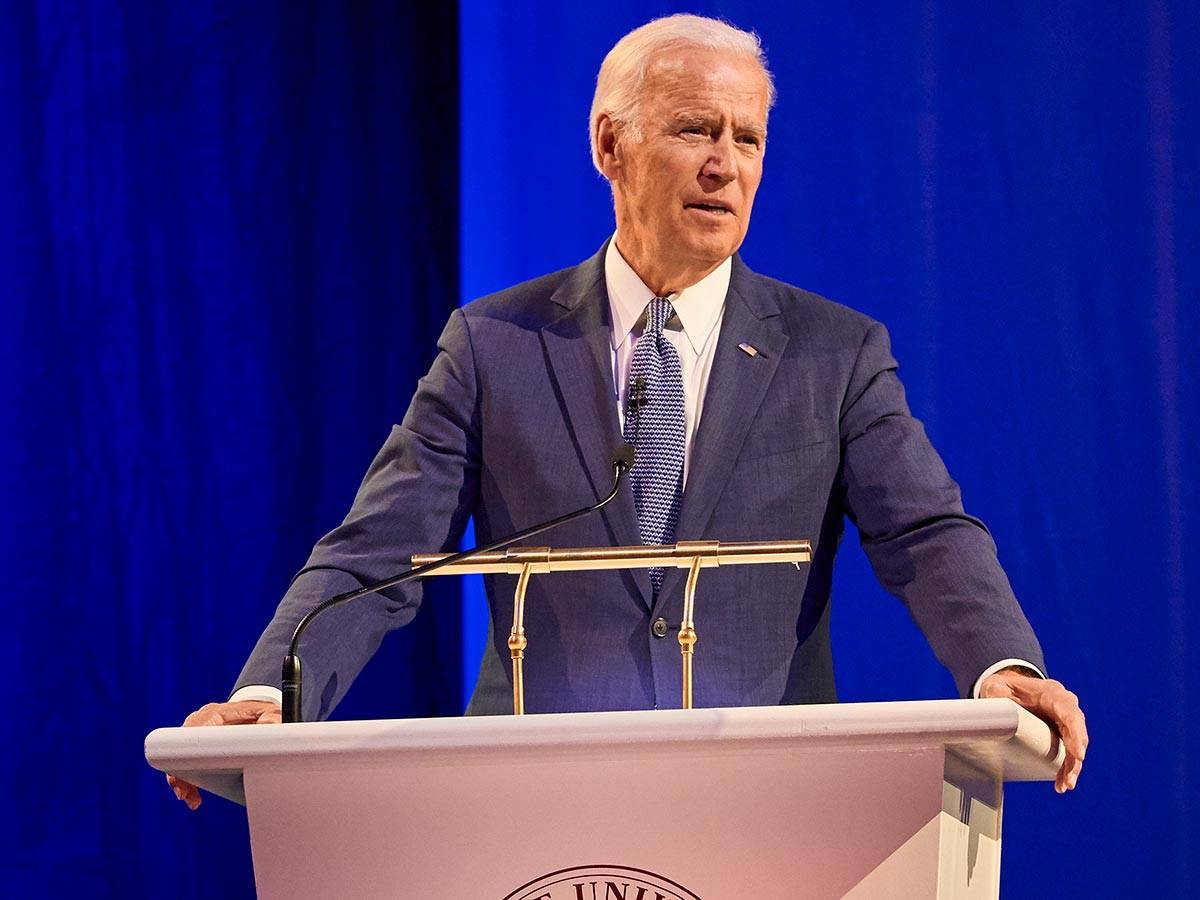 Joe Biden speaks in Colgate's Sanford Field House