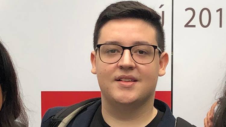Portrait of Arturo Max Longoria ’21