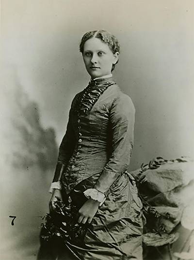 Sepia tone photo of mabel Dart Colgrove