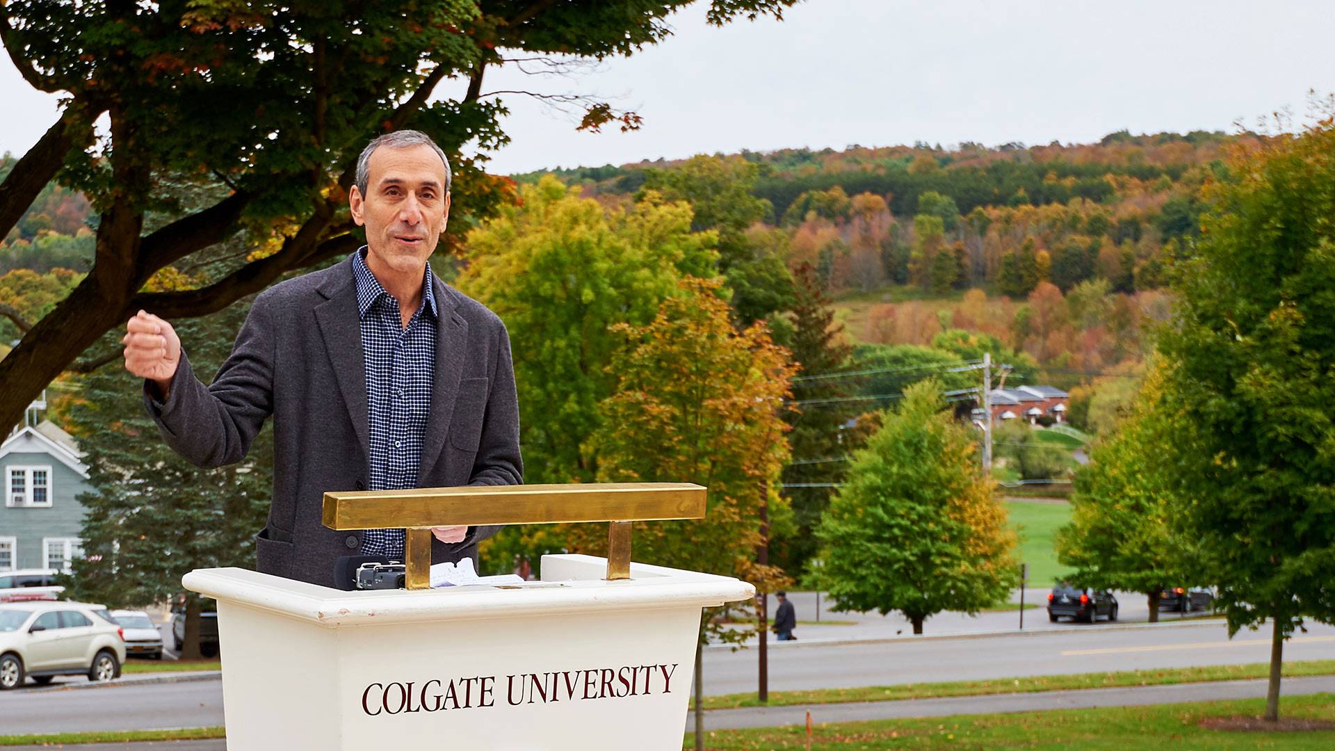 Dan Benton at podium