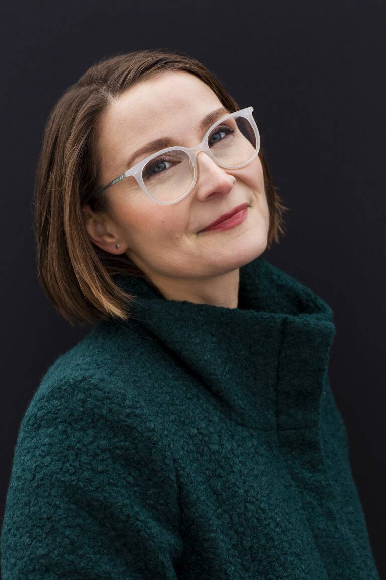 Photograph of author Eleanor Henderson