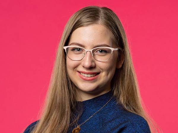 A portrait of Jillian.