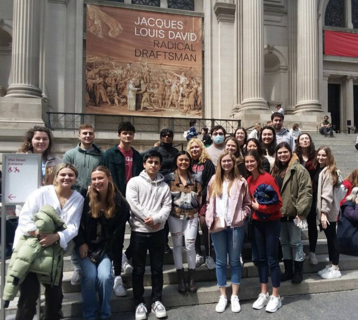 The Colgate French Club on their trip to the MET