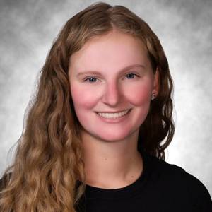 Headshot of Emily Untermeyer ’23