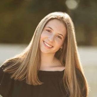 Headshot of Angela Mangione '24