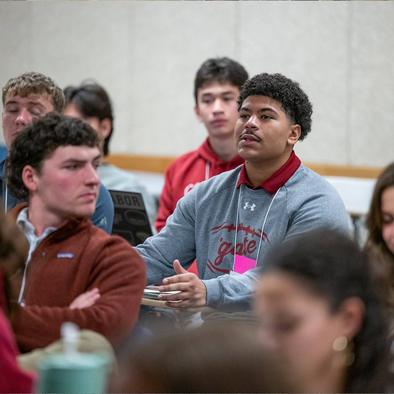 Students attend alumni industry panels during SophoMORE Connections