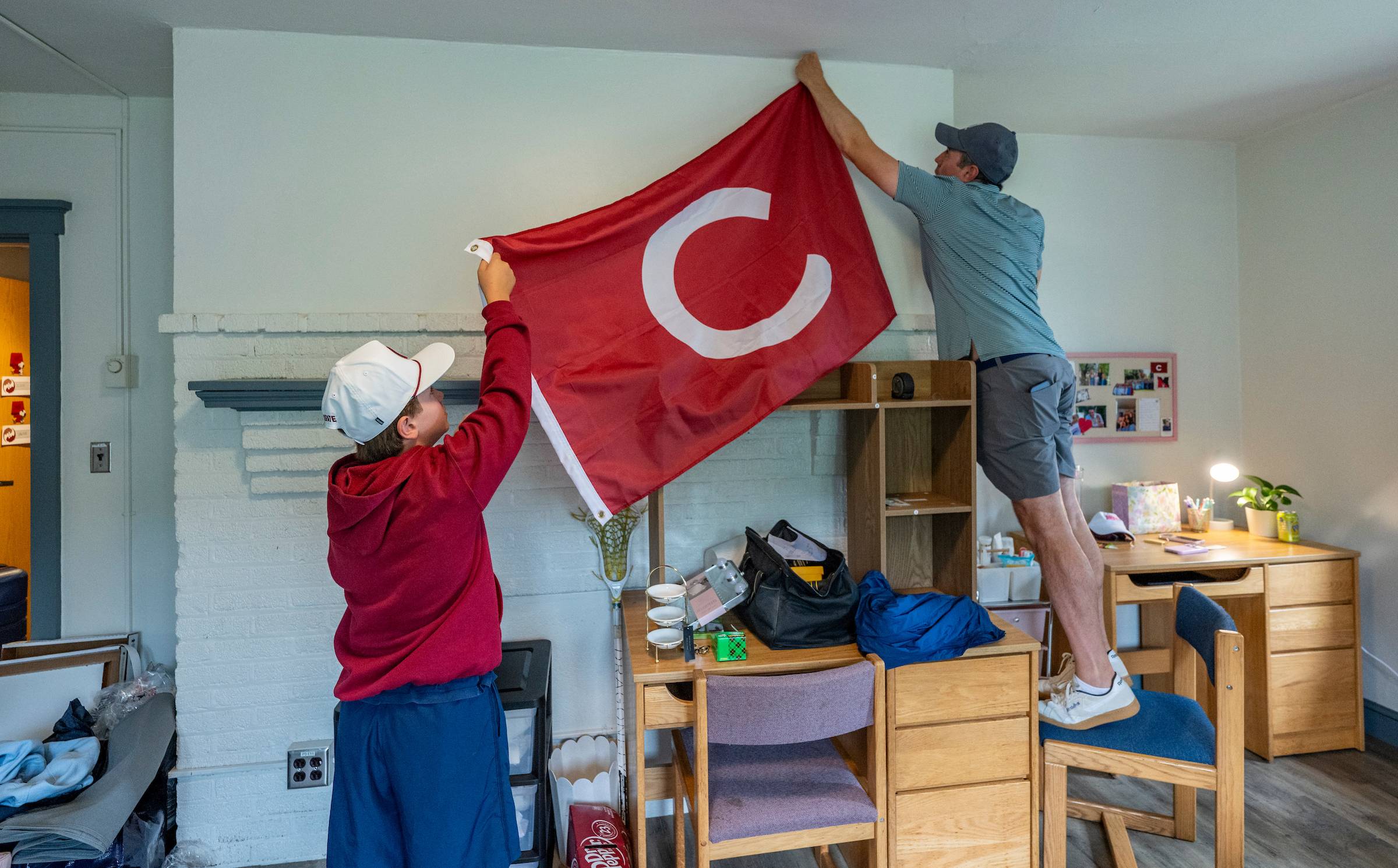 Families help the Class of 2030 move into their rooms
