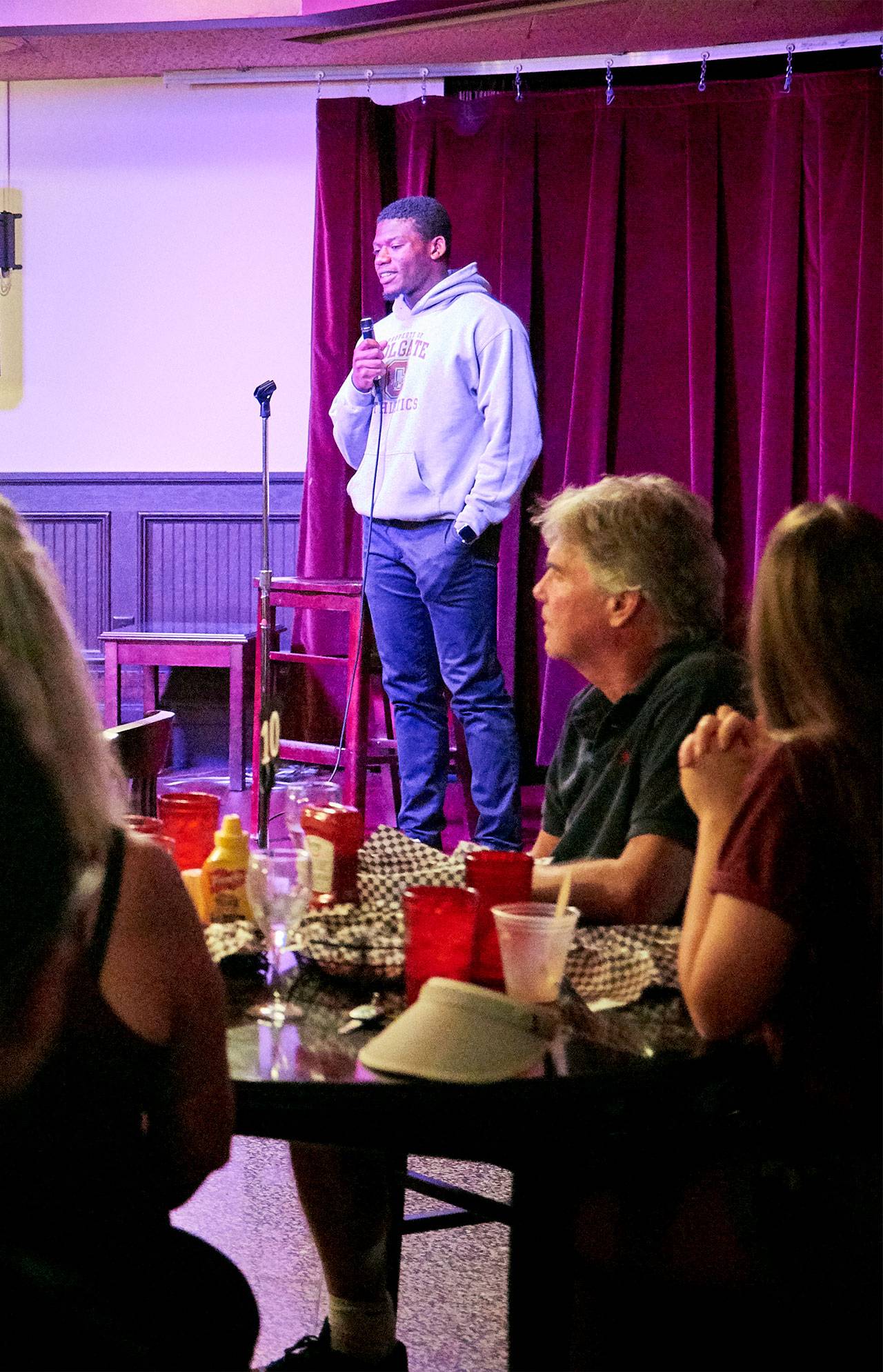 Donovan's Pub patrons