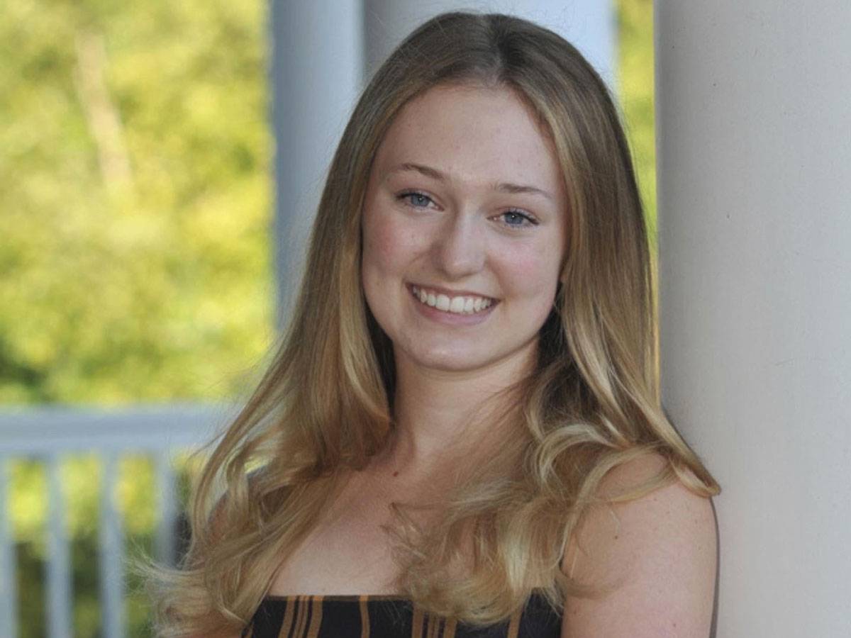 Headshot of Callie Dahler smiling at the camera.