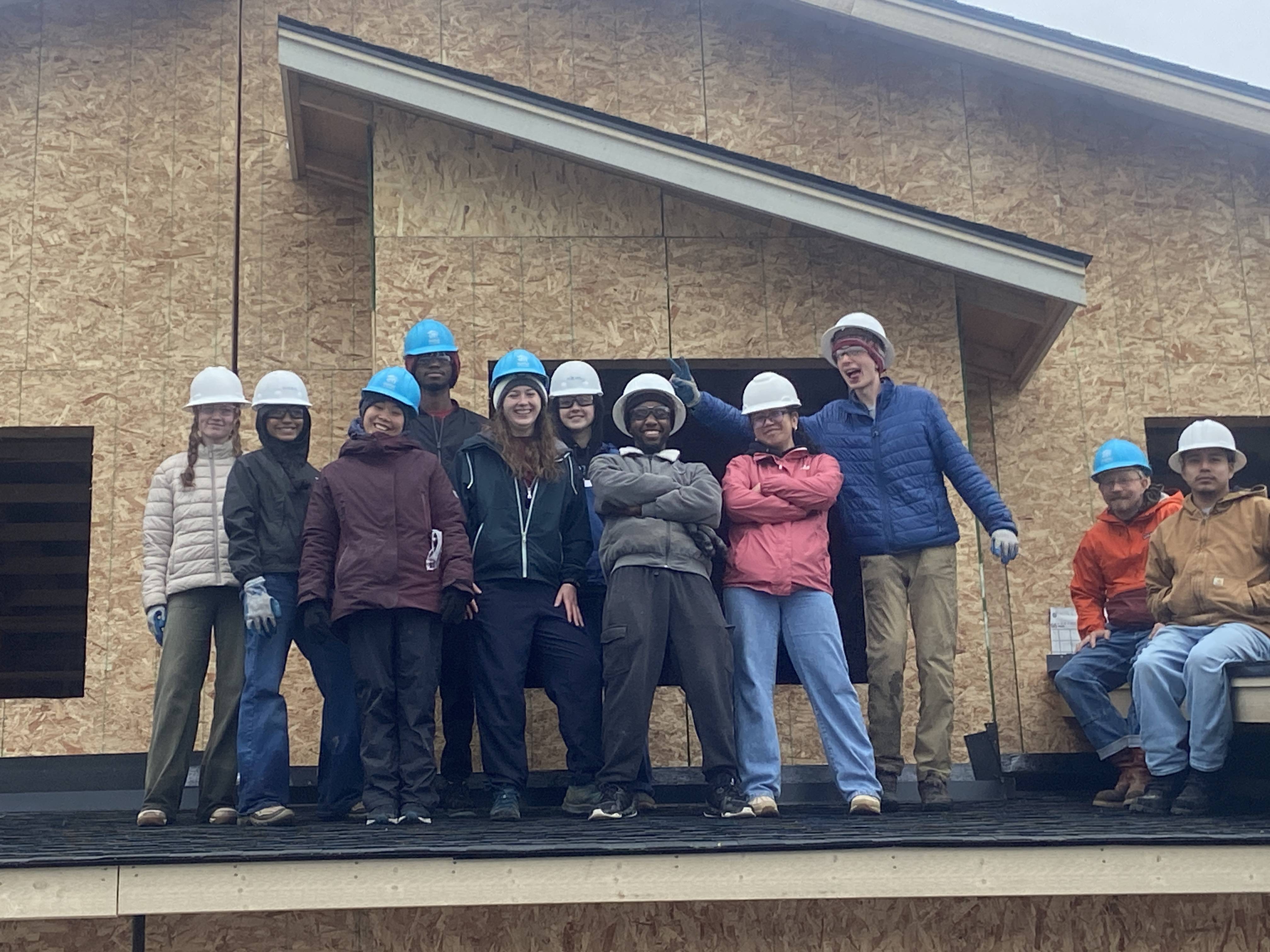 COVE volunteers on alternative spring break service trip