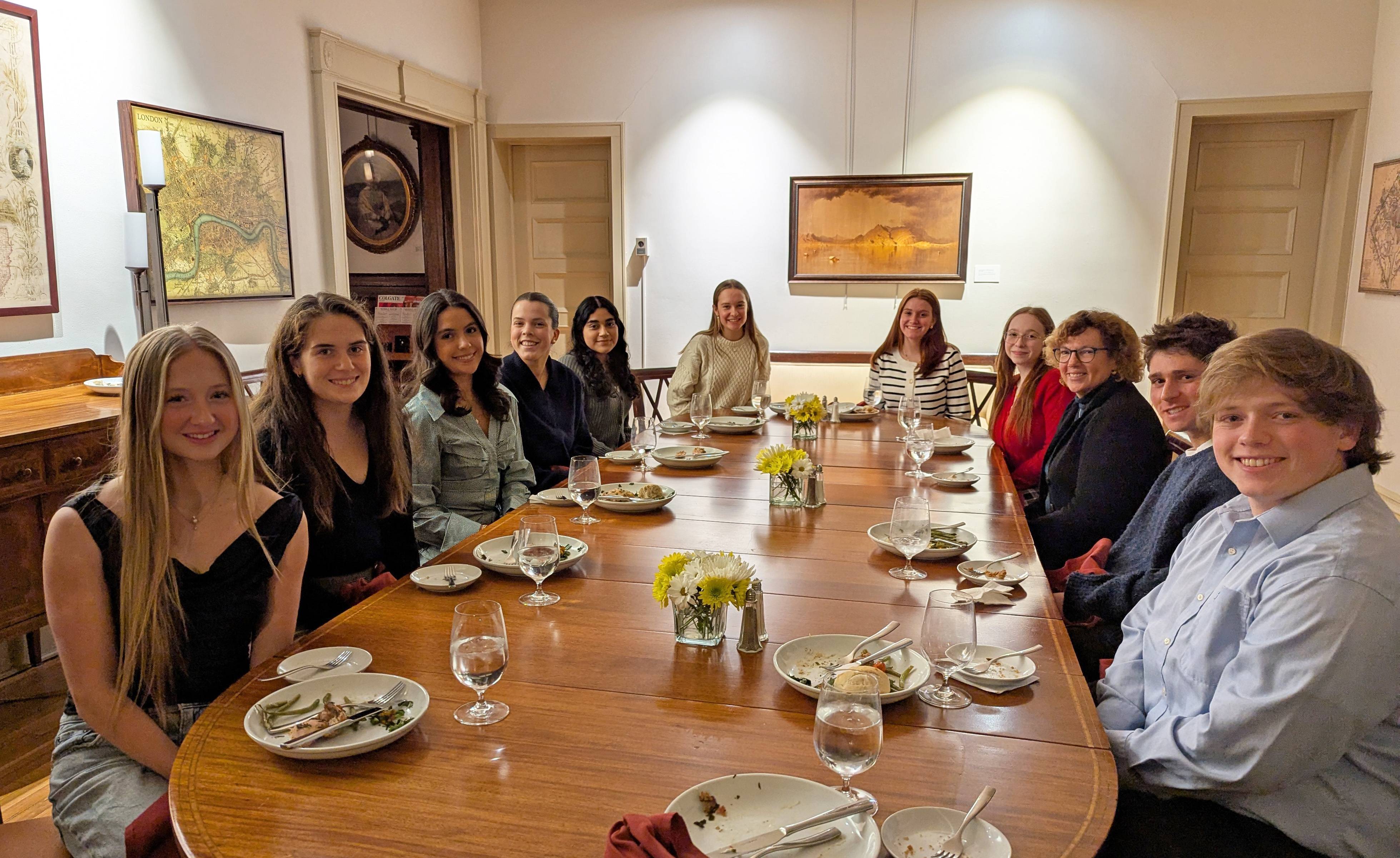 Student dinner with former U.S. ambassador