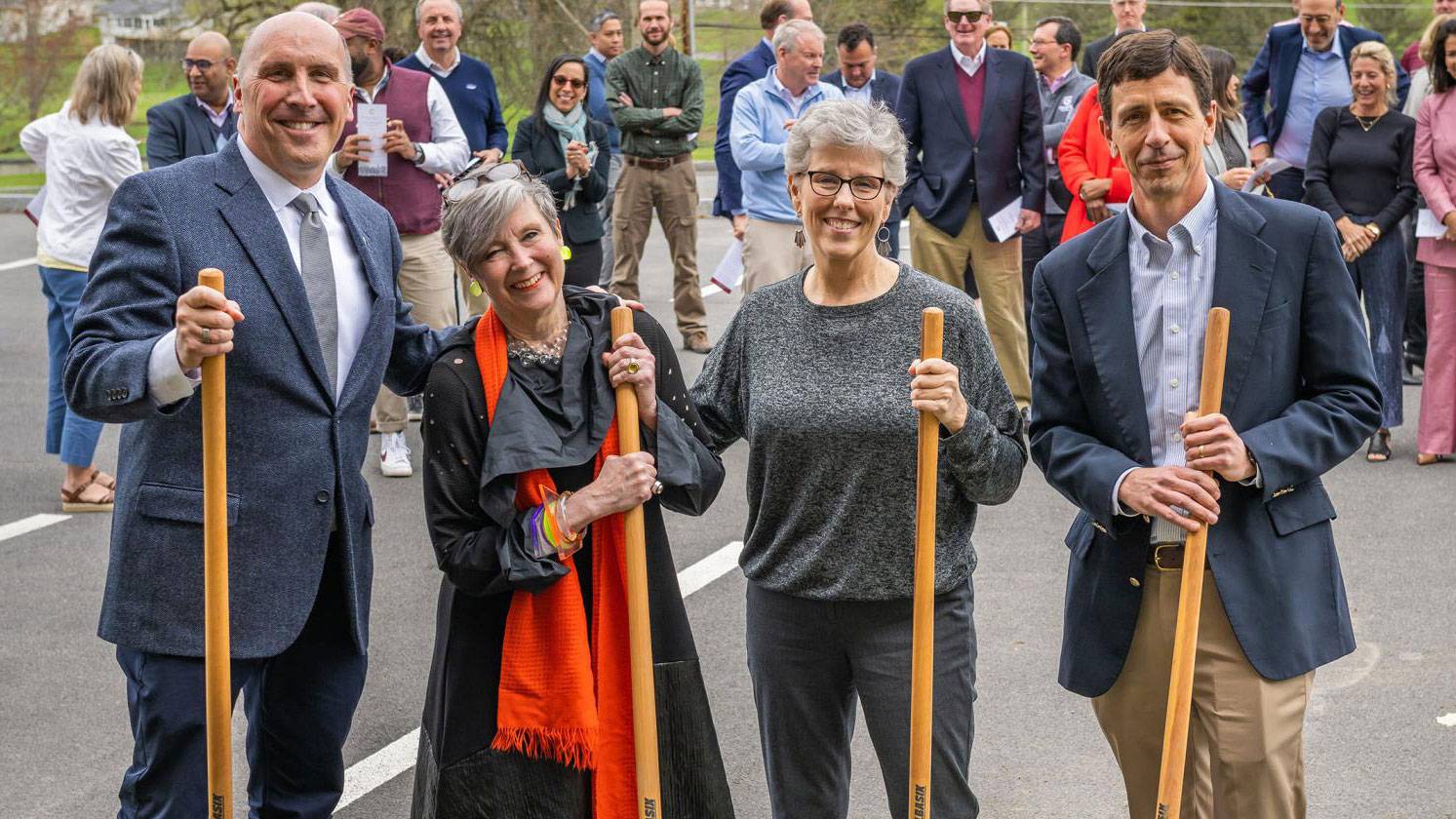 President Brian W. Casey; Interim Provost and Dean of the Faculty Ellen Percy Kraly; Vice Chair, Board of Trustees Jeanne Follansbee ’78, P’08; Russell Colgate Distinguished University Professor of Biology Ken Belanger