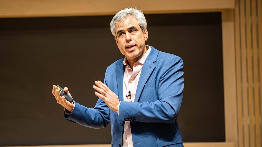 Jonathan Haidt lectures in Love Auditorium at Colgate